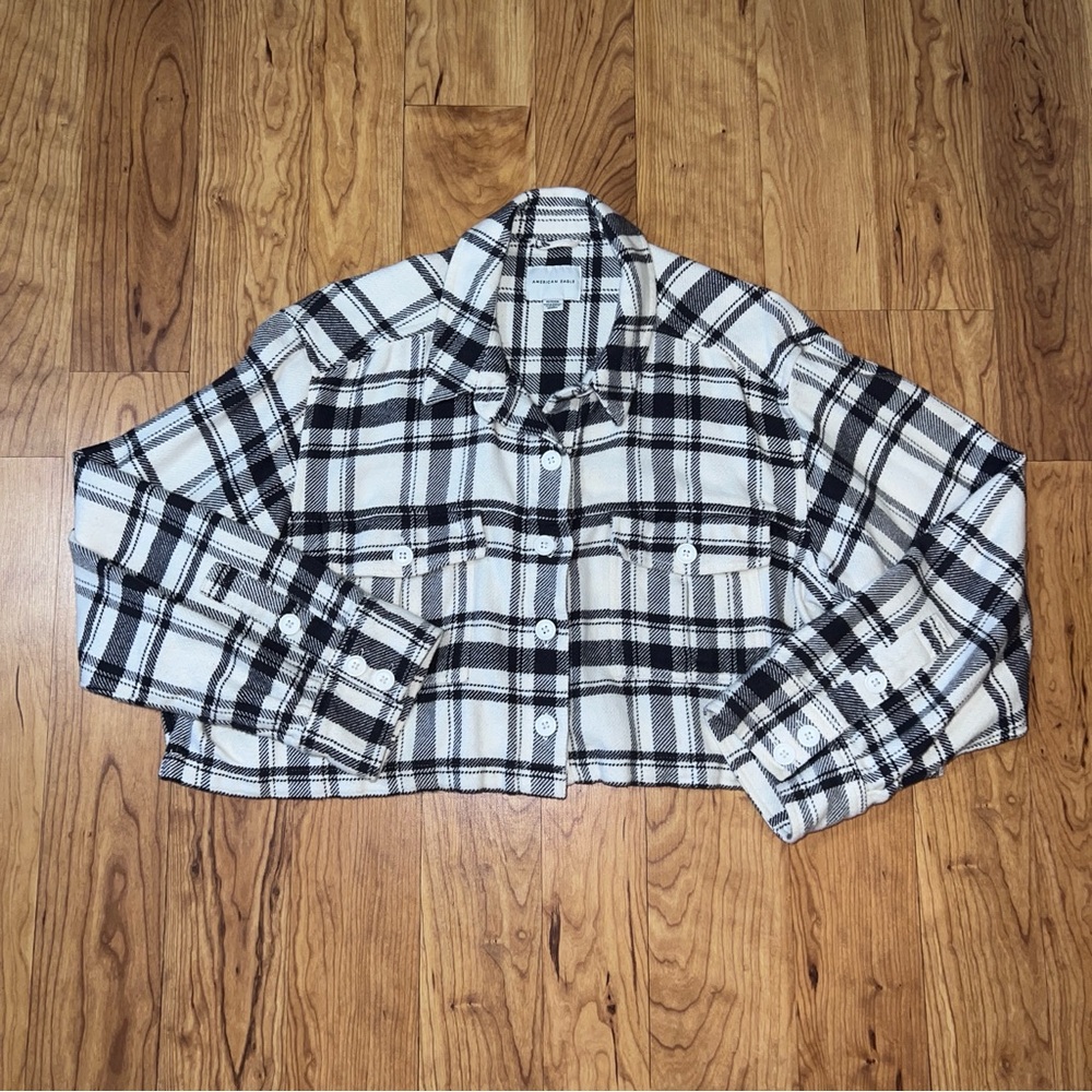 American Eagle Cropped Button Down Top - image 5